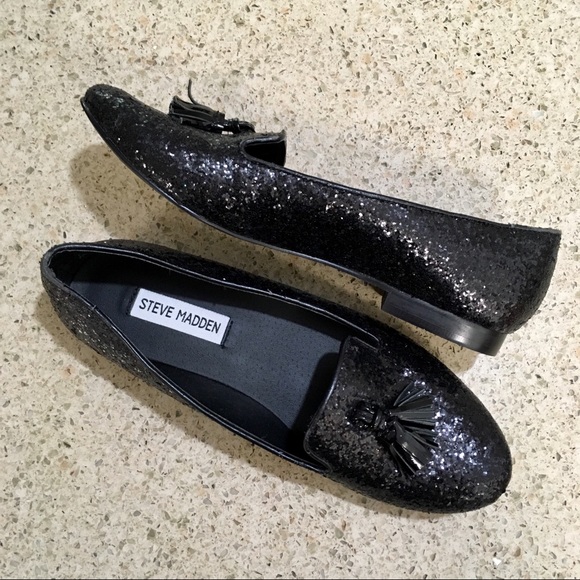 Steve Madden Shoes - SALE Steve Madden black glitter tassel loafers!